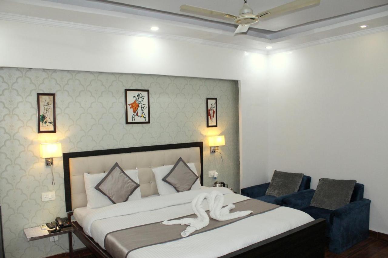 Krishna Residency - A Boutique Hotel Bareilly Ngoại thất bức ảnh