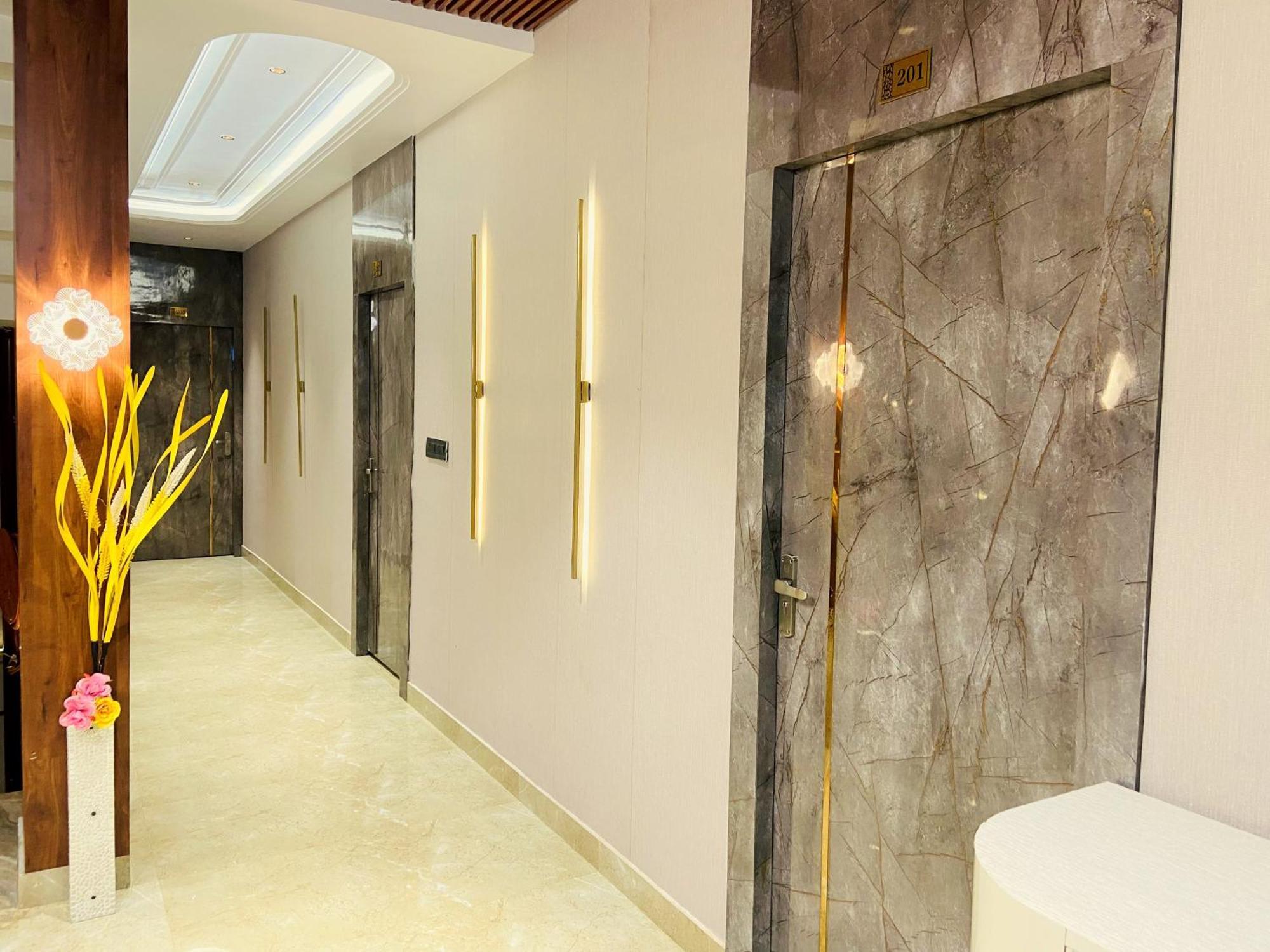 Krishna Residency - A Boutique Hotel Bareilly Ngoại thất bức ảnh
