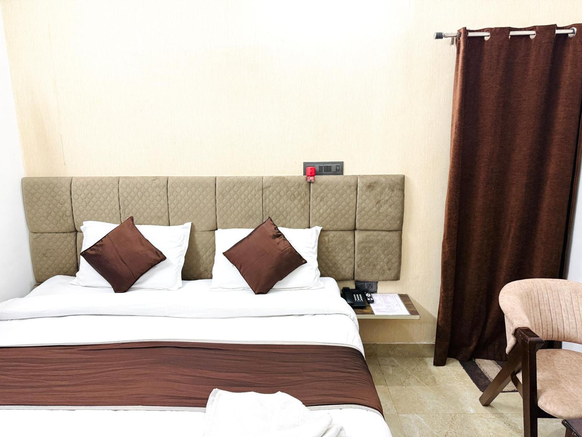 Krishna Residency - A Boutique Hotel Bareilly Ngoại thất bức ảnh