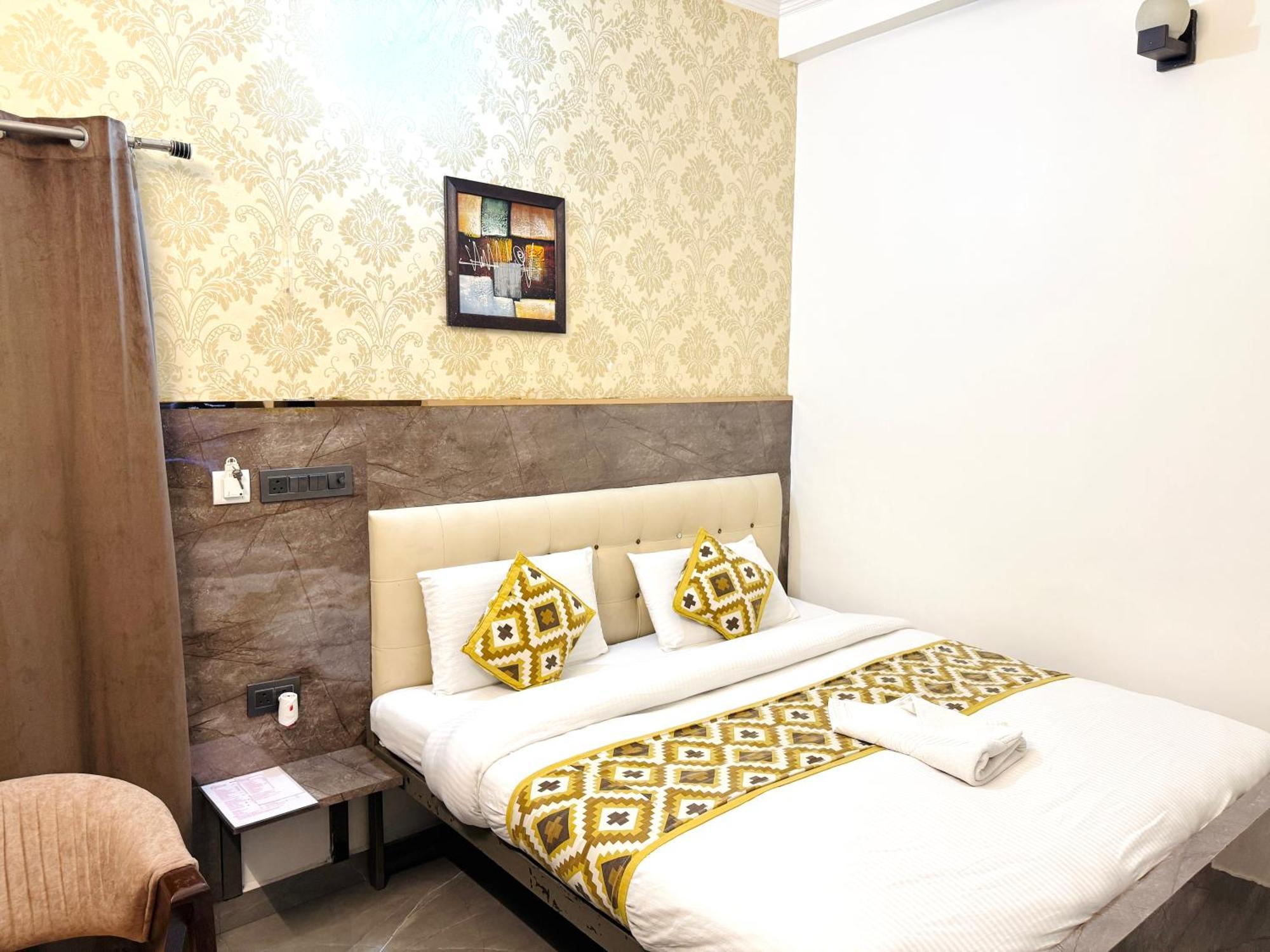 Krishna Residency - A Boutique Hotel Bareilly Ngoại thất bức ảnh