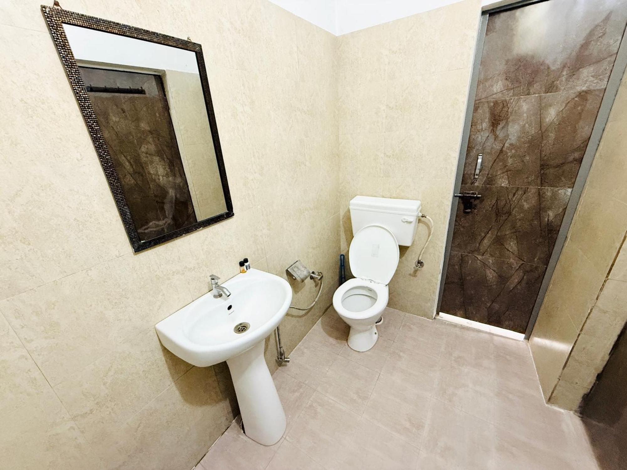 Krishna Residency - A Boutique Hotel Bareilly Ngoại thất bức ảnh