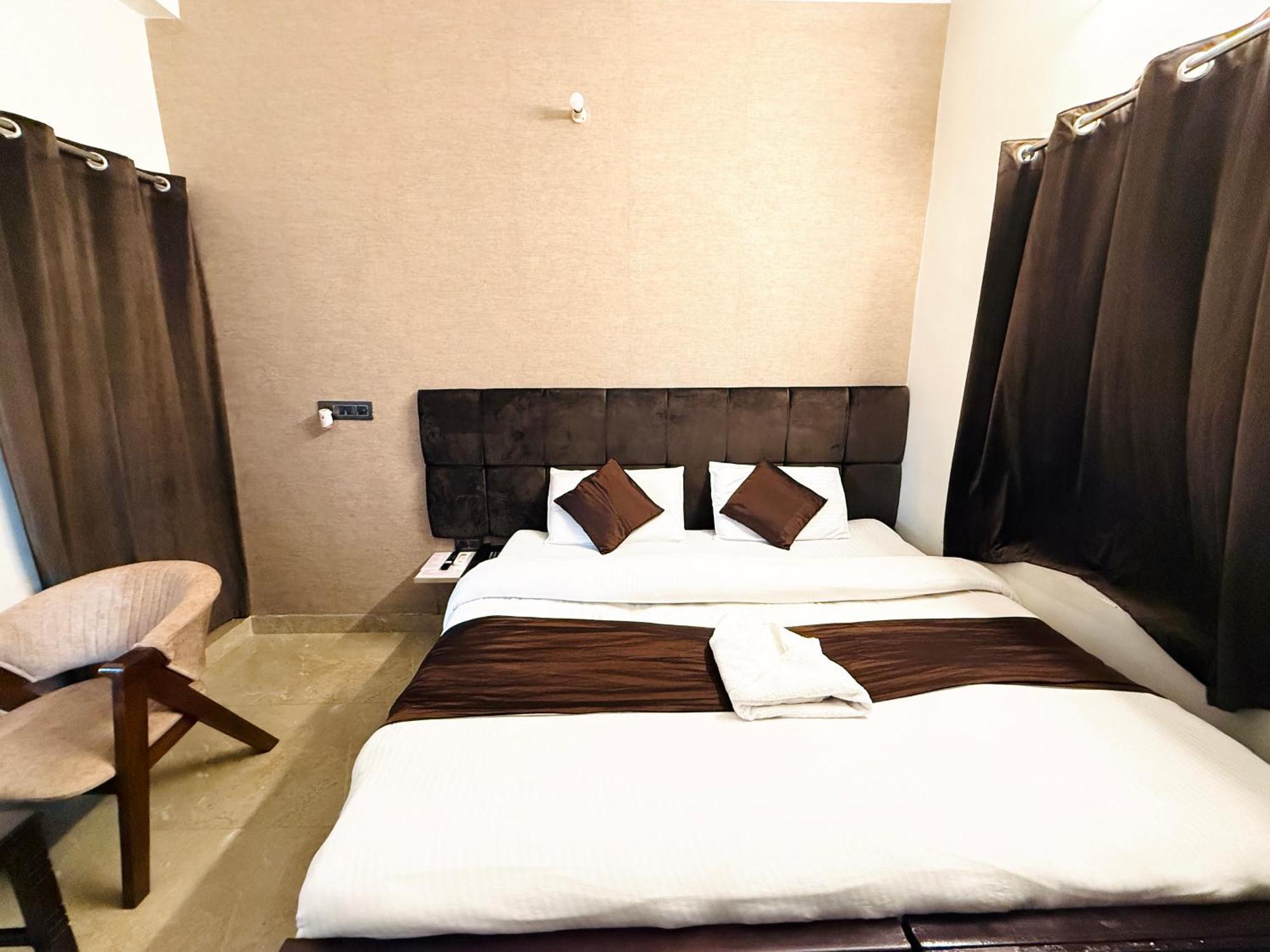 Krishna Residency - A Boutique Hotel Bareilly Ngoại thất bức ảnh