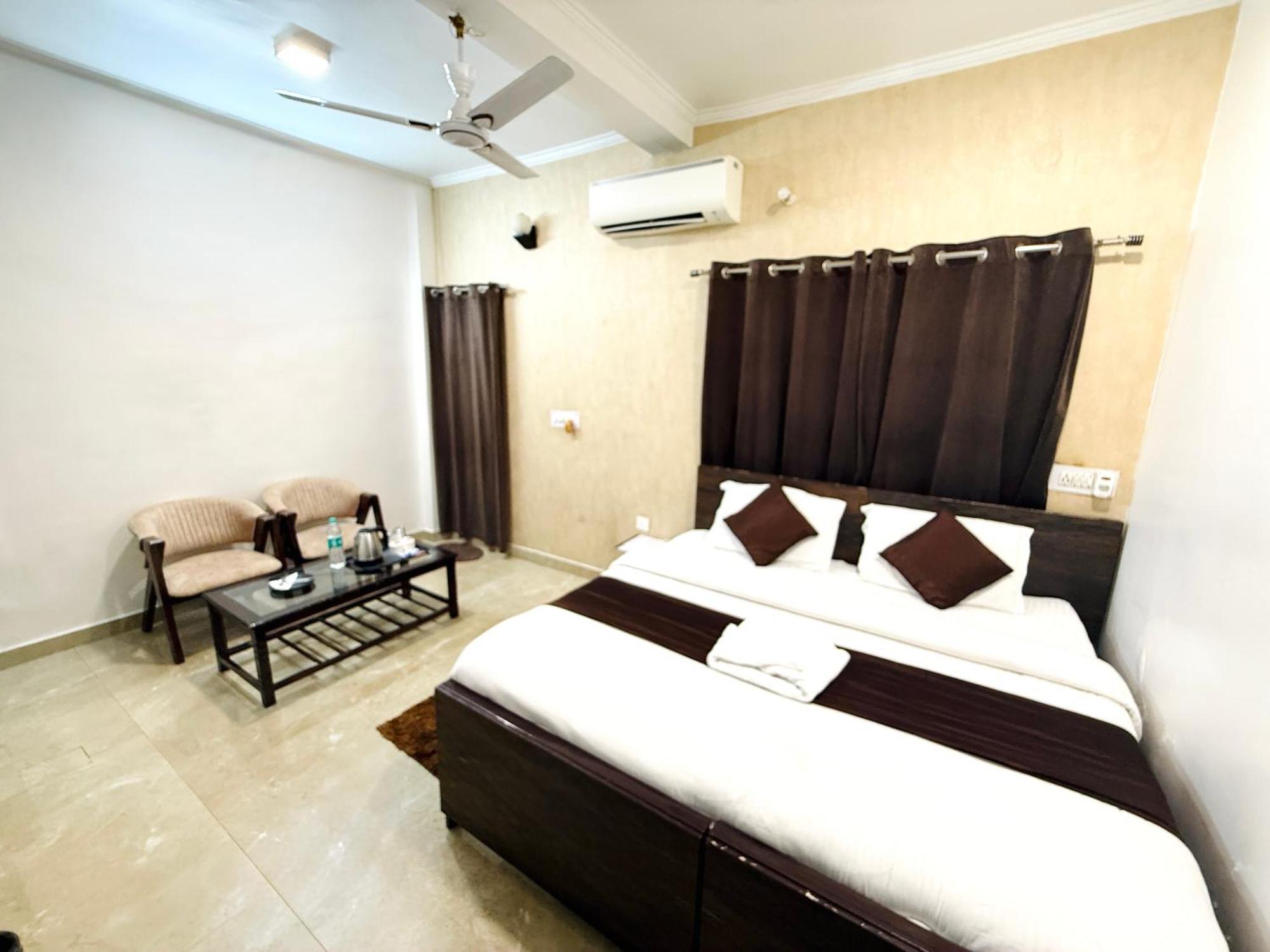 Krishna Residency - A Boutique Hotel Bareilly Ngoại thất bức ảnh
